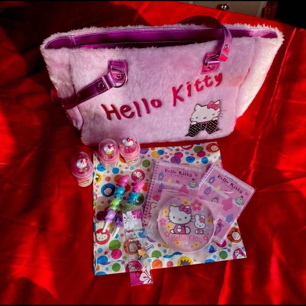 💖✨HELLO KITTY BAG WITH ACCESSORIES 💖✨
